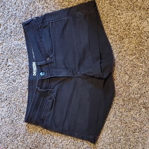 Levi Denizen Juniors Black Jean Shorts